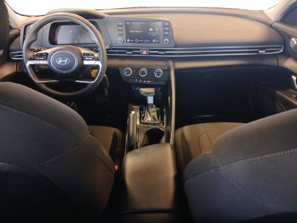 Used 2024 Hyundai Elantra SE FWD image 10