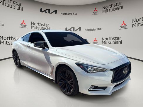 Used 2019 INFINITI Q60 3.0t Luxe w/ Essential Package AWD/4WD image 9