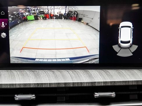 Used 2024 Kia Telluride EX w/ EX Captain's Chair Package image 22