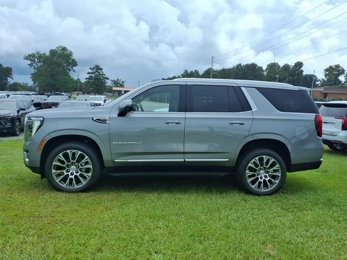 New 2026 GMC Yukon Denali w/ LPO, Floor Liner Package AWD/4WD image 4