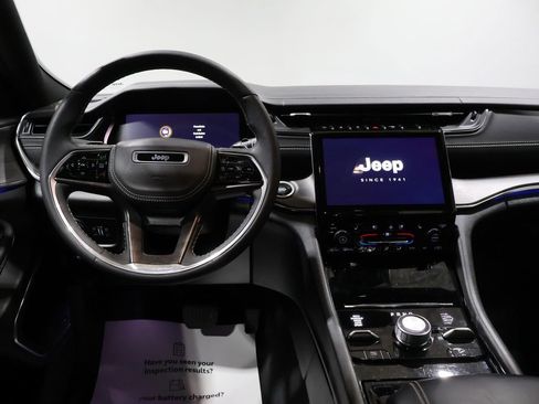 Used 2023 Jeep Grand Cherokee Overland w/ Luxury Tech Group IV image 18