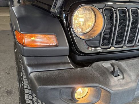 Used 2024 Jeep Wrangler Unlimited Sport AWD/4WD image 16