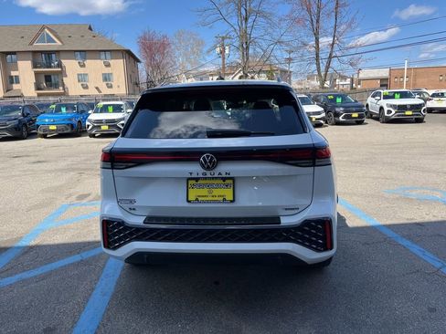 New 2026 Volkswagen Tiguan SE R-Line AWD/4WD image 10