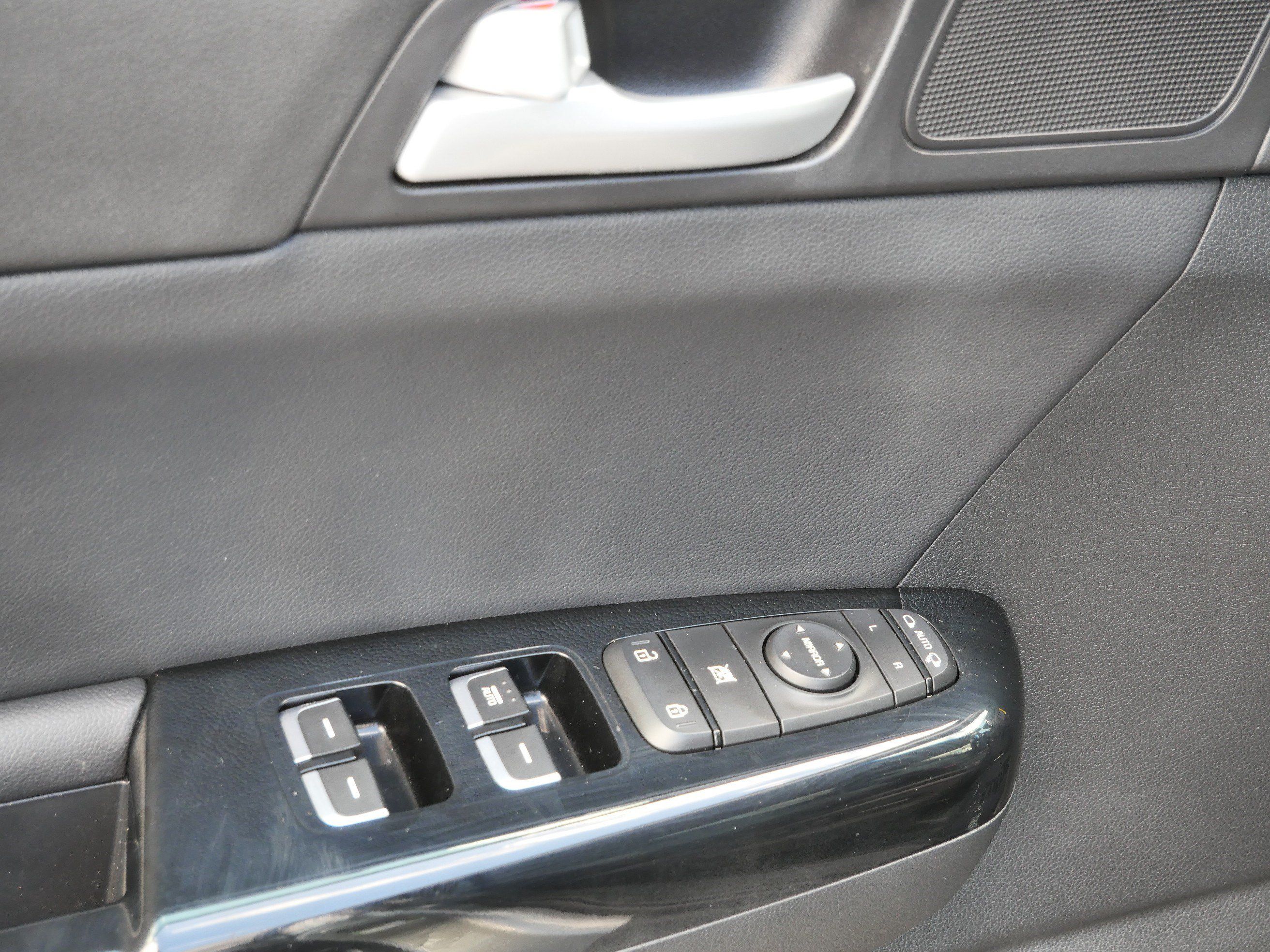 Used 2021 Kia Sportage EX AWD/4WD image 19