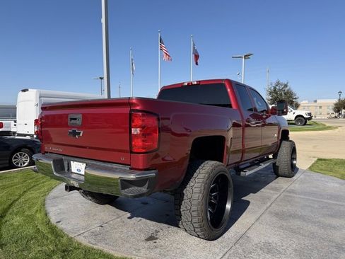Used 2018 Chevrolet Silverado 1500 LT w/ Texas Edition image 6