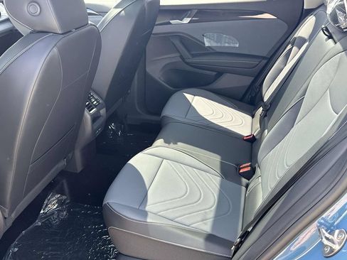 New 2026 Volkswagen Tiguan SE AWD/4WD image 8