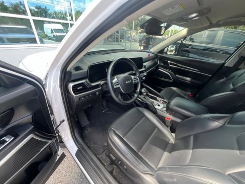 Used 2024 Kia Telluride S FWD image 2