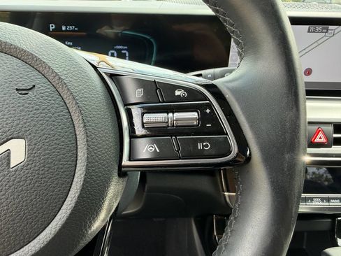 Used 2025 Kia Seltos S FWD image 25