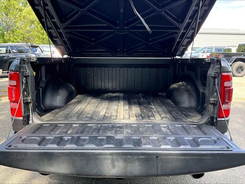 Used 2022 RAM 1500 Laramie AWD/4WD image 30