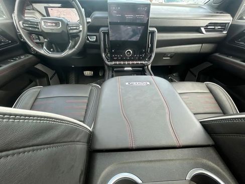 Used 2025 GMC Yukon AT4 Ultimate AWD/4WD image 29