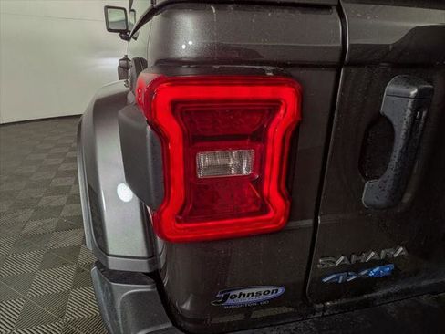 Certified 2025 Jeep Wrangler Unlimited Sahara w/ Safety Group AWD/4WD image 14