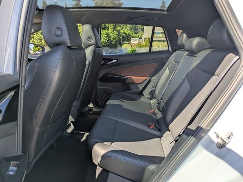 Used 2021 Volkswagen ID.4 Pro S RWD image 28