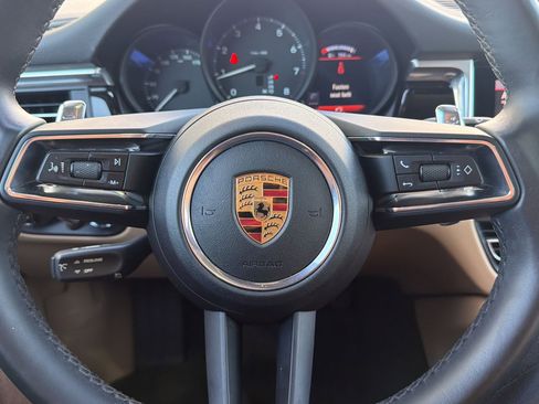 Used 2022 Porsche Macan AWD/4WD image 16
