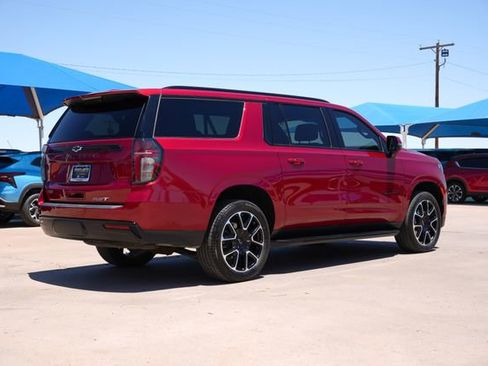 Used 2023 Chevrolet Suburban RST w/ Luxury Package RWD image 4