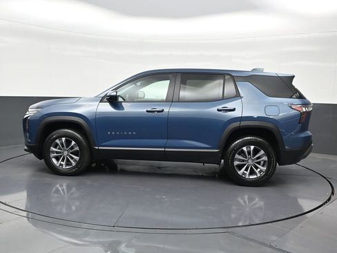 Used 2026 Chevrolet Equinox LT w/ Safety and Technology Package FWD image 2