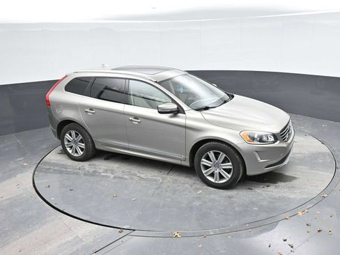 Used 2016 Volvo XC60 T6 w/ Proximity Package image 28