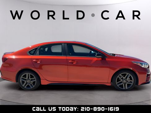 Used 2021 Kia Forte GT-Line w/ GT-Line Premium Package FWD image 2