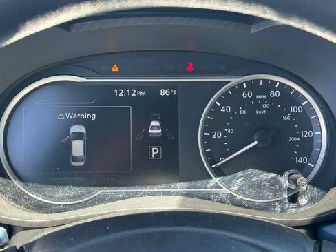 Used 2025 Nissan Versa SV FWD image 21