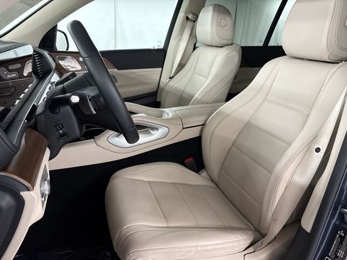 Used 2024 Mercedes-Benz GLS 450 4MATIC image 28