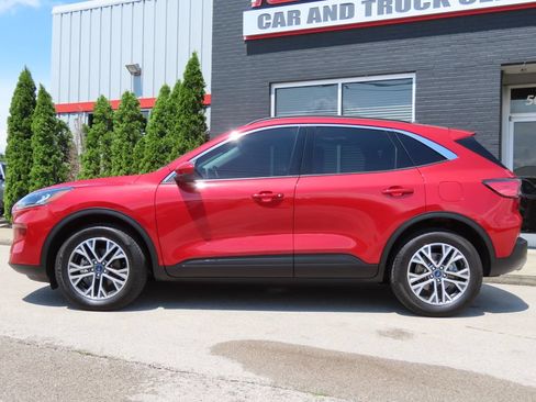 Used 2022 Ford Escape SEL w/ Technology Package AWD/4WD image 9