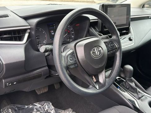 Used 2025 Toyota Corolla LE FWD image 22