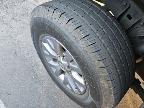 Used 2017 Toyota Tacoma SR5 image 7