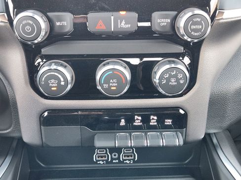 New 2026 RAM 1500 Express AWD/4WD image 18