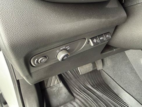 Used 2023 Buick Envision Avenir AWD/4WD image 16