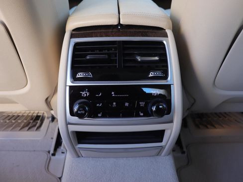 Used 2018 BMW 740i image 18