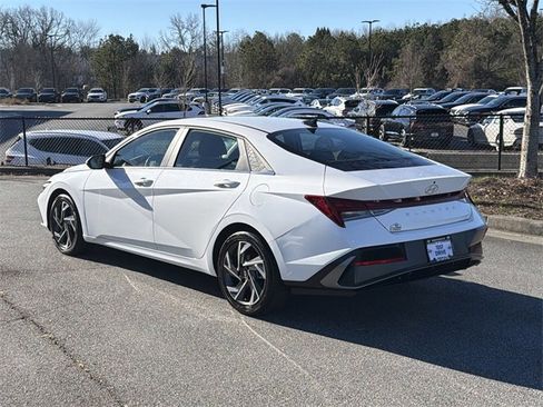 Certified 2025 Hyundai Elantra SEL image 5