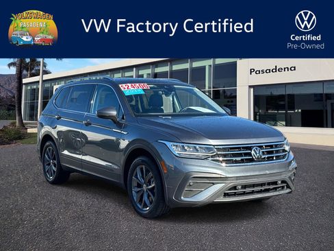 Certified 2023 Volkswagen Tiguan SE w/ Panoramic Sunroof Package image 1