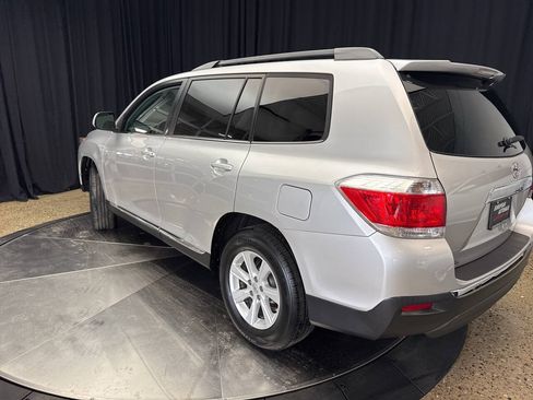 Used 2012 Toyota Highlander SE w/ Tow Pkg AWD/4WD image 5