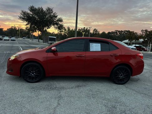 Used 2018 Toyota Corolla LE image 4