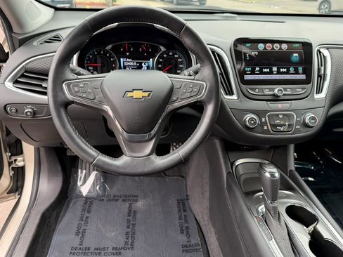 Used 2016 Chevrolet Malibu LT image 11