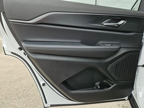 New 2025 Jeep Grand Cherokee L Altitude image 14