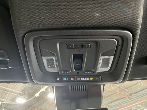 Used 2022 GMC Sierra 1500 AT4 w/ AT4 Premium Package AWD/4WD image 18