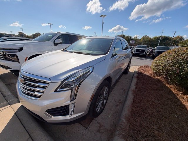 Used 2019 Cadillac XT5 Premium Luxury FWD image 3