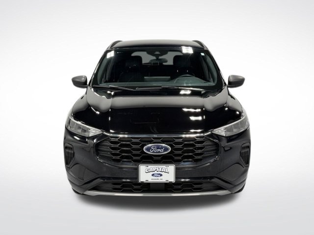 Certified 2023 Ford Escape ST-Line w/ Tech Pack #1 AWD/4WD image 3