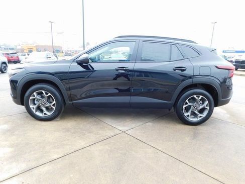 New 2026 Chevrolet Trax LT w/ Driver Confidence Package image 6