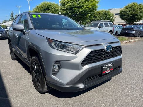 Used 2021 Toyota RAV4 XLE w/ Convenience Package AWD/4WD image 5