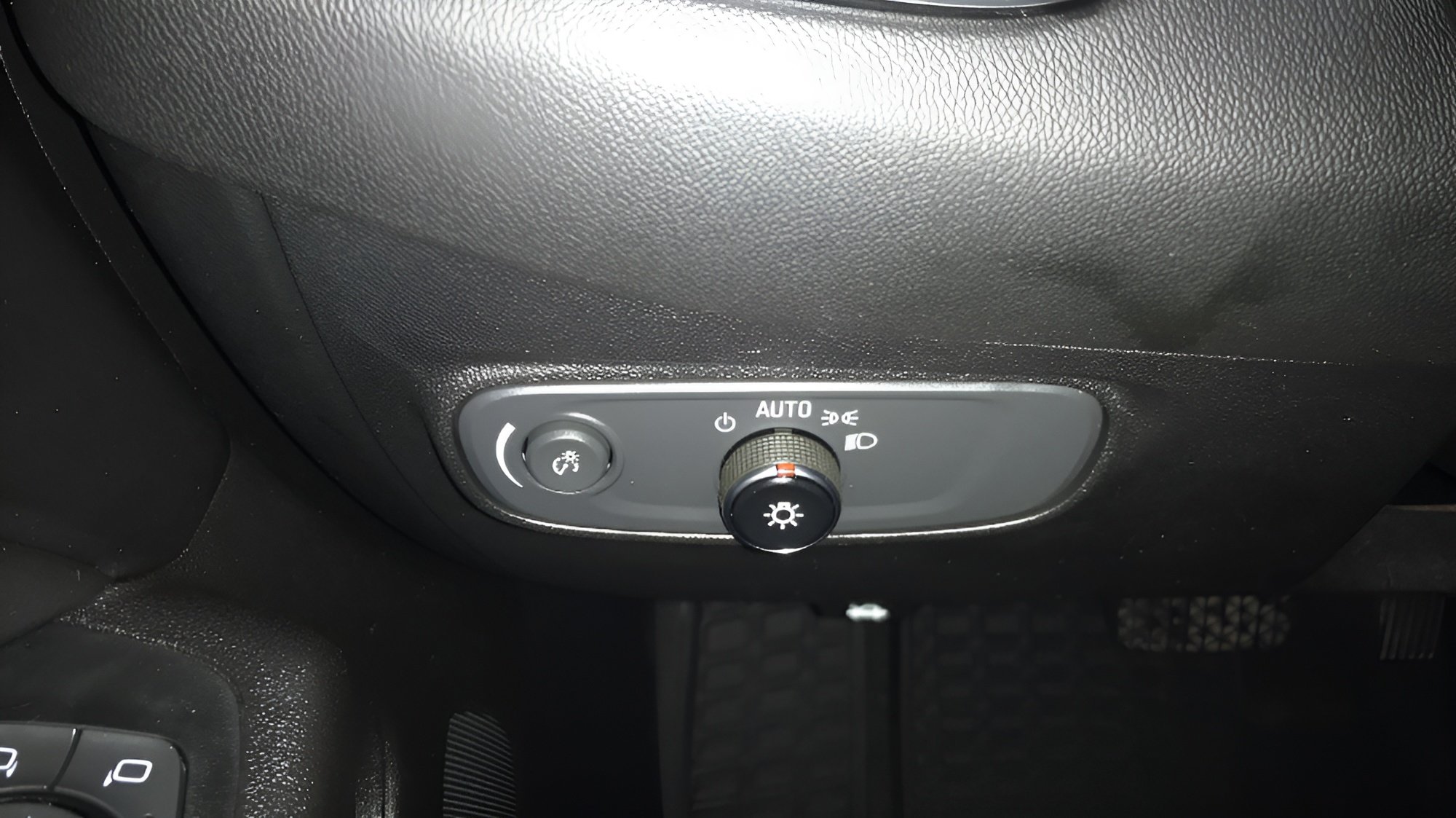 Used 2019 Chevrolet Equinox LT FWD image 18