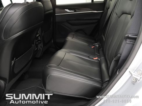 New 2025 Jeep Grand Cherokee Limited w/ Black Appearance Package image 34