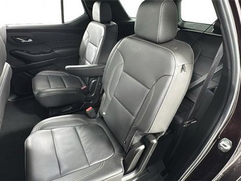 Used 2023 Chevrolet Traverse LT image 12