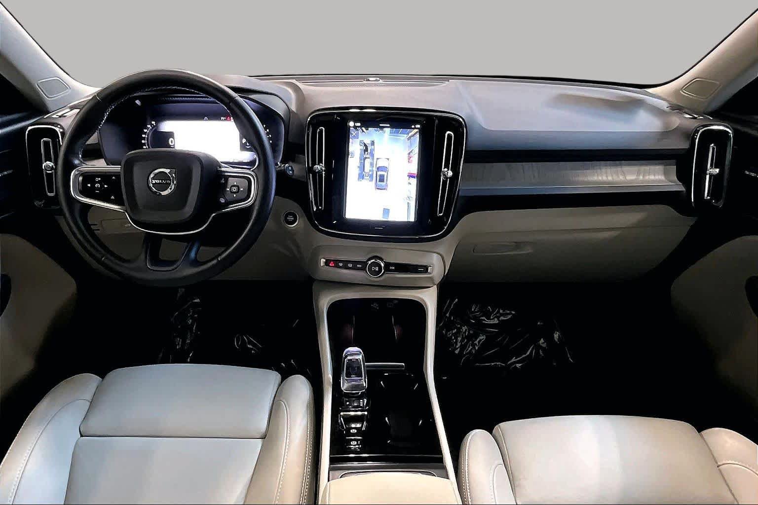 Certified 2024 Volvo XC40 B5 Plus w/ Climate Package AWD/4WD image 15