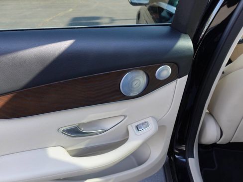 Used 2019 Mercedes-Benz GLC 300 4MATIC image 22