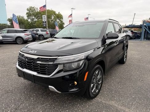 Certified 2024 Kia Seltos S AWD/4WD image 1