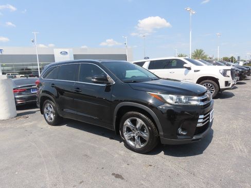 Used 2018 Toyota Highlander Limited Platinum AWD/4WD image 7