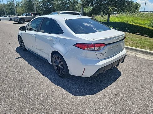 Used 2023 Toyota Corolla SE FWD image 4