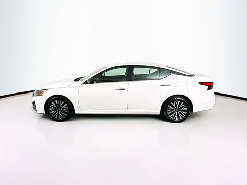 Used 2025 Nissan Altima 2.5 SV image 4