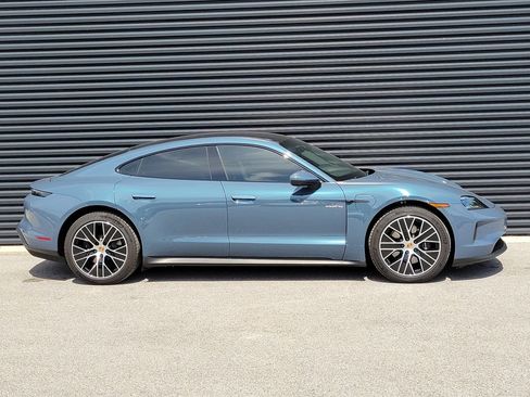 Certified 2025 Porsche Taycan AWD/4WD image 8
